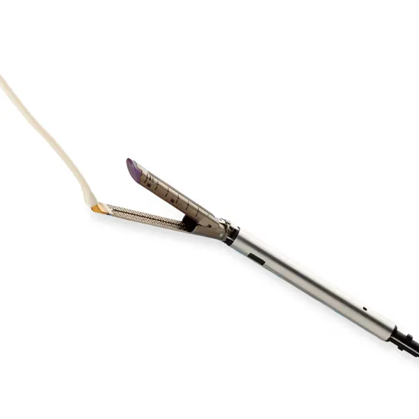 OverviewVisibility and ManeuverabilityThe Endo GIA™ curved tip reload&nbsp;with Tri-Staple™ technology is designed with a curved tip at the distal end of the ...